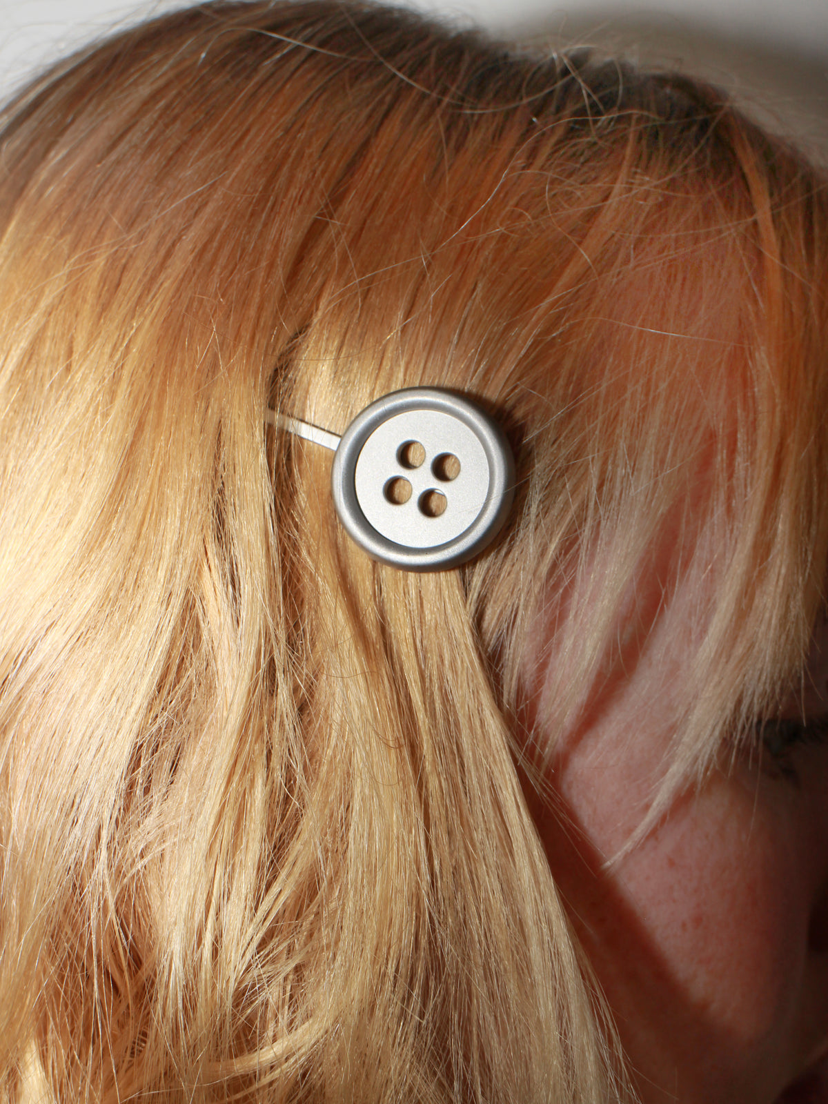 Cute as a Button Hairpin